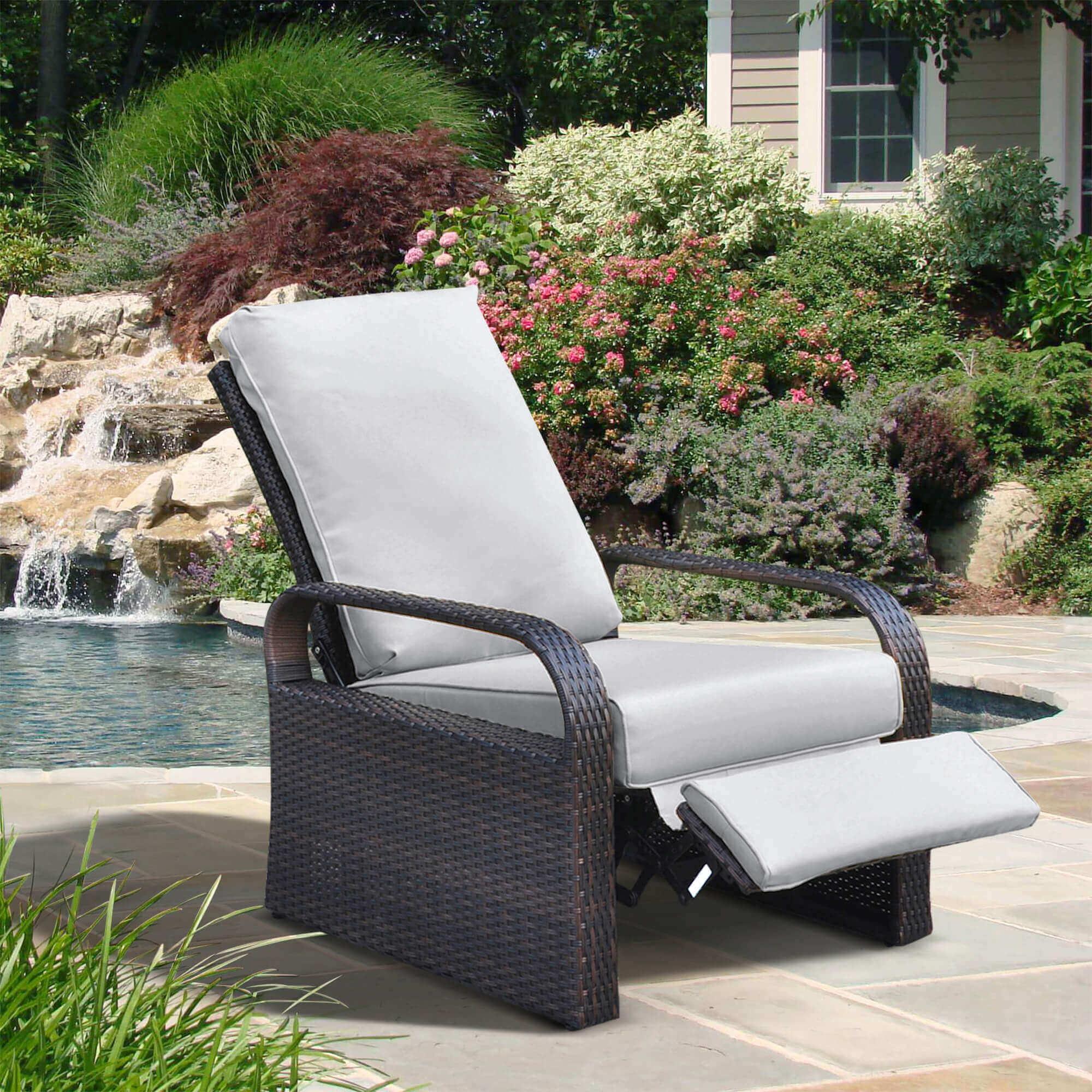 Tozey Chillrest Linen Gray Wicker Patio Recliner Chair with Beige